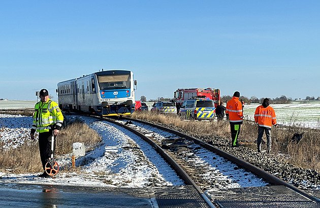 Řidič na Šumpersku nerespektoval výstrahu a vjel pod vlak, nehodu nepřežil