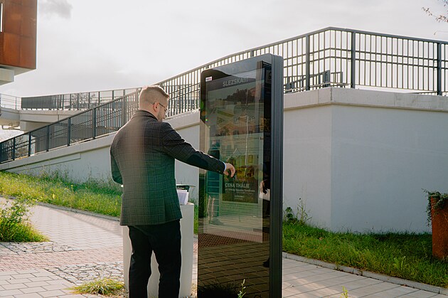 Nov elektronick informan panely