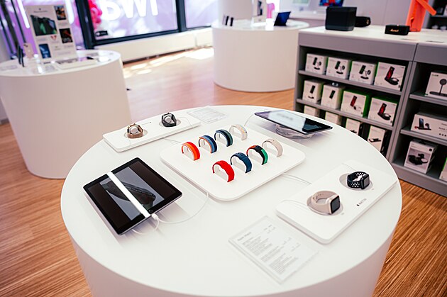 Sta�te se sou��st� slavnostn�ho otev�en� ji� 12. prodejny iWant