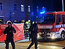 Policie zasahuje na Nuselskm most pot, co z nho skoil lovk. (29....