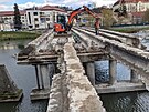 Bourn starho mostu v Napajedlch. Pes zimu bude provizorn zpstupnn...