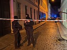 Policie, zchrani a hasii zasahuj v ulici Opatovsk u niku plynu. (21....