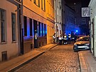 Policie, zchrani a hasii zasahuj v ulici Opatovsk u niku plynu. (21....