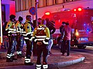 Nkolik jednotek hasi zasahuje v Opatovick ulici v centru Prahy u niku...