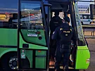 idi autobusu nadchal v pondl rno 2,1 promile alkoholu. (25. listopadu...