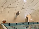 Venkovn bazn v Plzni na Slovanech zakryla nafukovac hala. Plavcm zane...