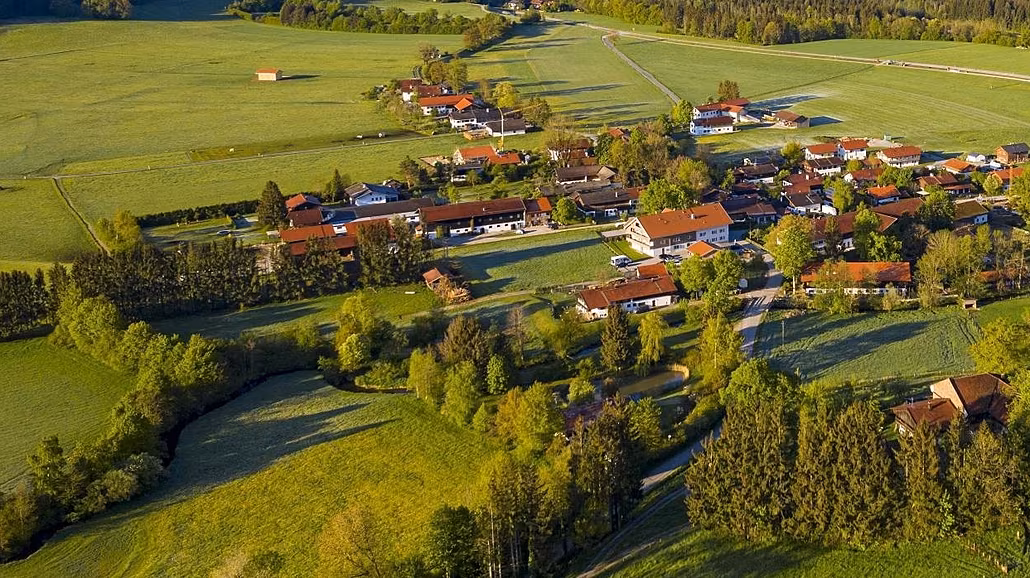 Bavorská idyla. Malá obec Bairawies si st�uje, �e p�ijetí stovek b�enc� není...