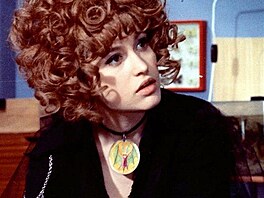 Petra �ernock� a Jan Kraus ve filmu D�vka na ko�t�ti (1971)