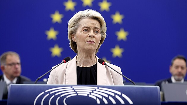 Ursula von der Leyenov� pron�� ve �rasburku projev p�ed schvalov�n�m nov� Evropsk� komise. (27. listopadu 2024)