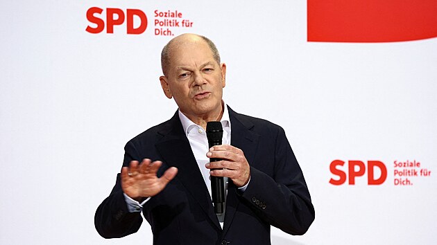 SPD sv�m kandid�tem na kancl��e v nadch�zej�c�ch p�ed�asn�ch parlamentn�ch volb�ch jmenovala sou�asn�ho kancl��e Olafa Scholze. (25. listopadu 2024)