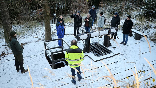 Vr�tek a lezn� odd�len� dokumentuj�, jak v nejstar�� f�z� jihlavsk�ho dolov�n� st��bra mohla vypadat �st� �achet.