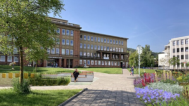 Lid� navrhuj� do projektu Tvo��me Zl�n tak� prom�nu parku p�ed poliklinikou.