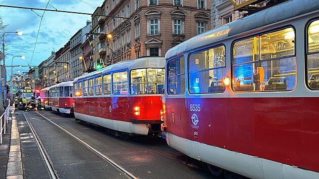 Ve �tvrtek v rann�ch hodin�ch na pra�sk� Bertramce do�lo ke sr�ce �lov�ka s tramvaj�. (28. listopadu 2024)