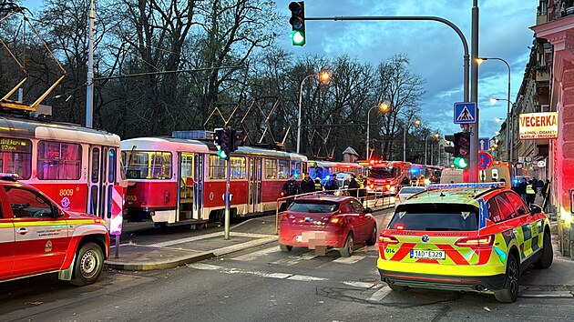 Ve �tvrtek v rann�ch hodin�ch na pra�sk� Bertramce do�lo ke sr�ce �lov�ka s tramvaj�. (28. listopadu 2024)