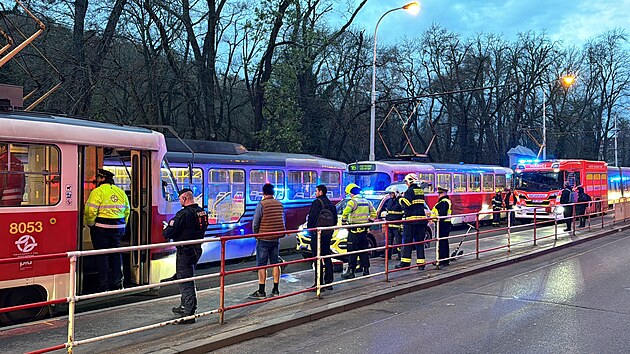 Ve �tvrtek v rann�ch hodin�ch na pra�sk� Bertramce do�lo ke sr�ce �lov�ka s tramvaj�. (28. listopadu 2024)