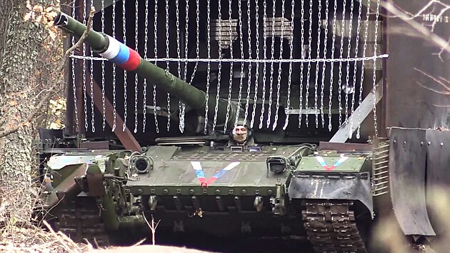 Rusk tank T-80 v Donck oblasti na Ukrajin (26. listopadu 2024)