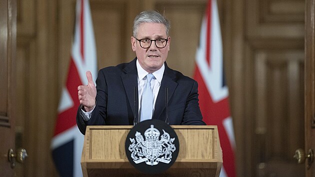 Obešli se bez nich déle než sedmdesát let. Budou mít Britové znovu povinné občanky?