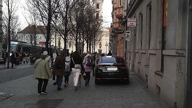 Krom neoprvnnch vjezd e strnci v historickm centru Brna tak patn parkovn.