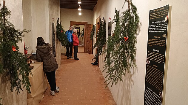 U potvrt na loketskm hrad oily krunohorsk vnon zvyky. Soust expozice Krunohorsk Vnoce je i vstava betlm. (23. listopadu 2024)