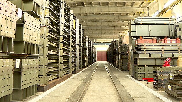 Sklad most, kolejnic a prac Sprvy sttnch hmotnch rezerv.