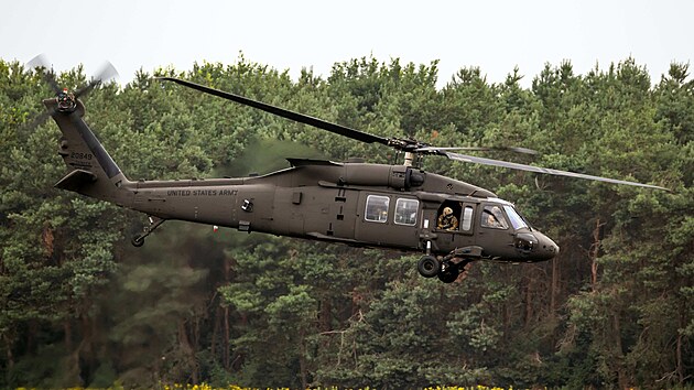 C�lem projektu je podle iniciativy dokon�it kampa� na helikopt�ru Black Hawk pro ukrajinsk� ozbrojen� s�ly.