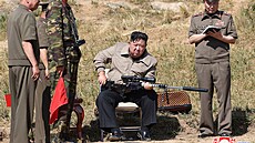 Severokorejský v�dce Kim �ong-un p�i výcviku speciálních jednotek (11. zá�í...