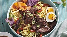 Hov�z� po mongolsku a nudle ramen
