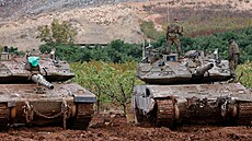 Izraelské tanky u hranice s Libanonem (27. listopadu 2024)