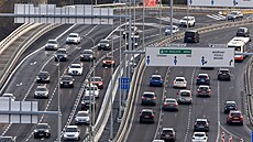 idim se po dvouleté rekonstrukci opt naplno otevel Barrandovský most. (24....