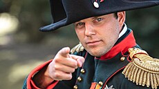 Vzpomínkových akcí se v roli mar�ála Murata zú�astnil Nicolas Fermeaux, který...