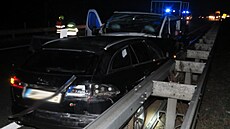 Dodávka s p�ív�sným vozíkem narazila na dálnici D2 nedaleko hranic se...