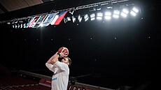 Jaromír Bohaík ped zápasem kvalifikace o EuroBasket v Haagu.