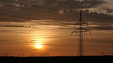 Stoáry vysokého naptí. 