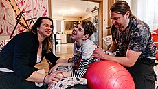 Rodi�e Káji Vitáska z Choliny na Olomoucku  z�stali doma, aby mohli o t�ce...