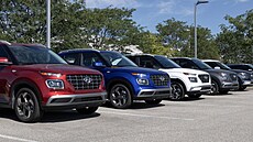 Hyundai Venue to doslova projel. V �eb�í�ku voz� nebezpe�ných svým majitel�m i...