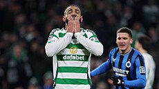 Cameron Carter-Vickers poté, co si vstelil vlastní gól v utkání mezi Celtikem...