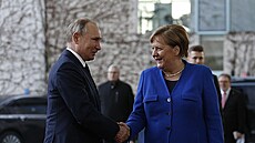 Vladimir Putin a Angela Merkelová pi setkání v Berlín (2020)