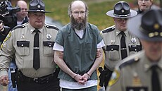 Zlod�jny mu stát prominout nemohl. Za jeho dlouhým poustevnickým �ivotem v�ak...