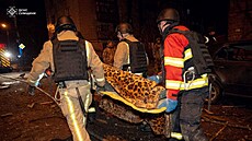 Dva lidé zemeli a dalích dvanáct bylo zranno pi útocích, které v noci na...