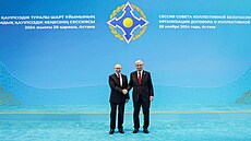 Ruský diktátor Vladimir Putin p�ijel na dvoudenní náv�t�vu do Kazachstánu....