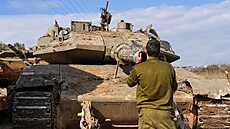 Izraelské tanky u hranice s Libanonem. (28. listopadu 2024)