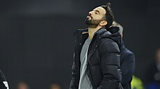 Portugalský trenér Rúben Amorim b�hem prvního ligového utkání s Manchesterem...