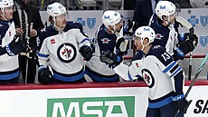 Gabriel Vilardi slaví se spoluhrá�i branku.