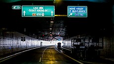 Tunel Poh�rka je dlouhý zhruba jeden kilometr.