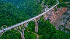 Ka�on �eky Tara v �erné Ho�e je je nejhlub�ím ka�onem v Evrop�.