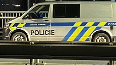 Policie zasahuje na Nuselském most poté, co z nho skoil lovk. (29....