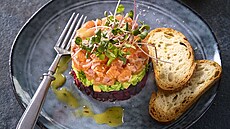 Tatark z lososa s avokdem a epou