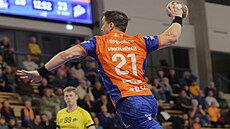 Plze�ský Petr Vinkelhöfer st�ílí na bránu Frýdku.