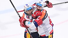 Gólová radost hokejist� Pardubic v derby s Hradcem.