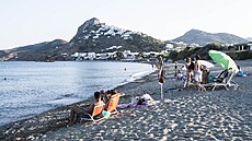 Hory a skaliska na ostrov� Skyros se pnou ost�e k nebi. Skryté v mracích se...